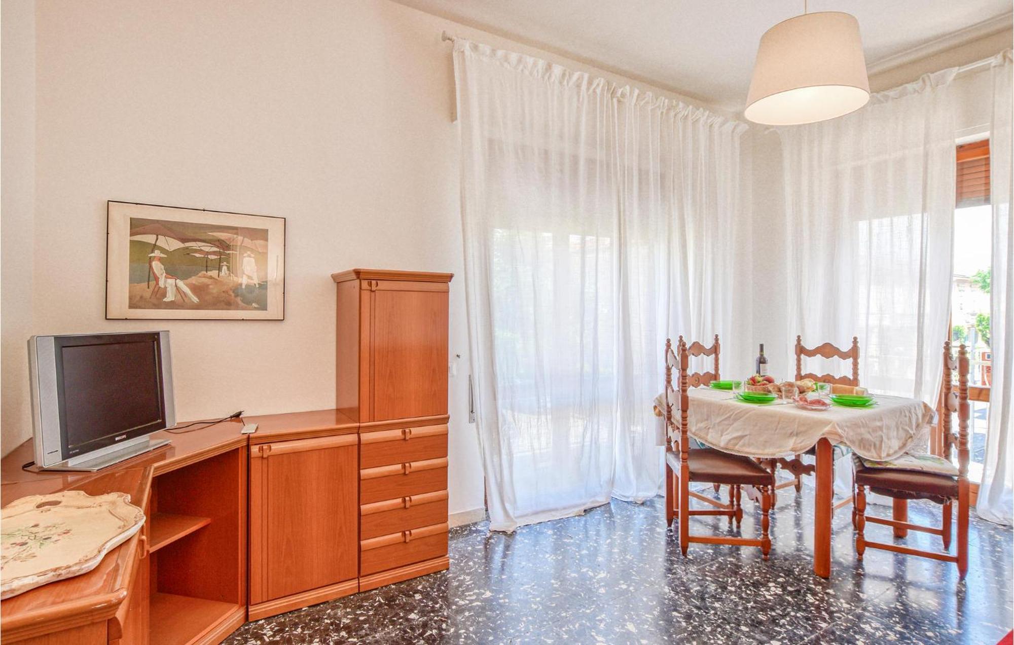 Awesome Apartment In Viareggio With Wifi Exterior foto